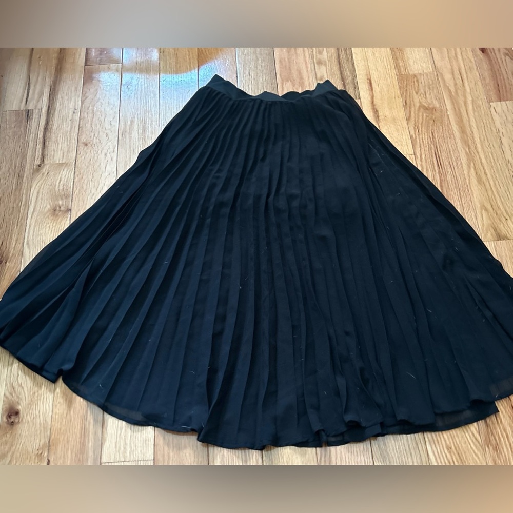 Hollister black pleated midi skirt size Small
